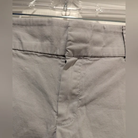 J. Crew Women's Tan Khaki Bermuda Shorts Size 6 EUC - Picture 4 of 10